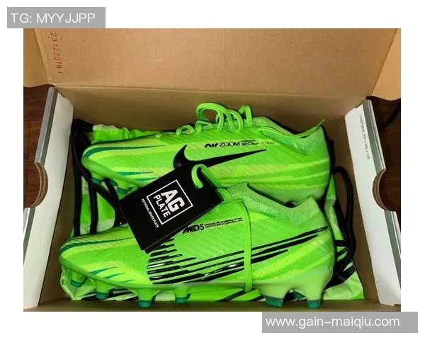 高帮足球鞋CR7的魅力与性能解析让你在球场上尽显风采